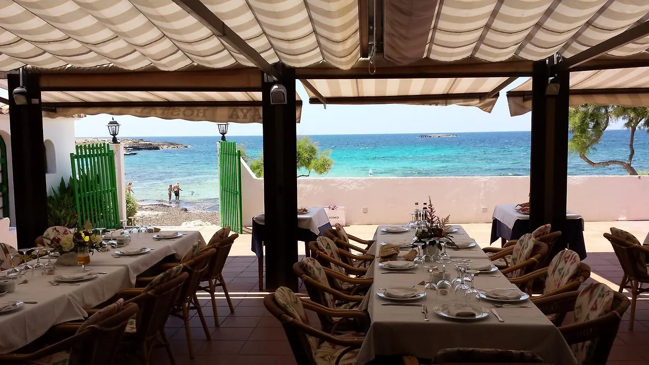 Hostal Restaurante Playa Colonia de Sant Jordi Bed & Breakfast